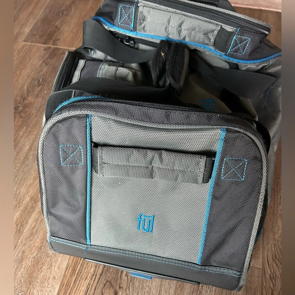 FUL Rolling Duffle/gym bag  22"x12"x12" - Picture 4 of 10